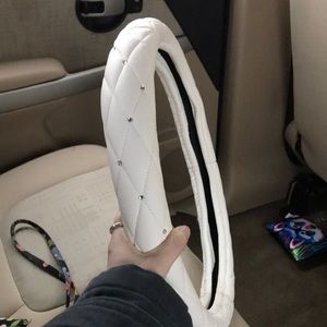 Steering wheel cover